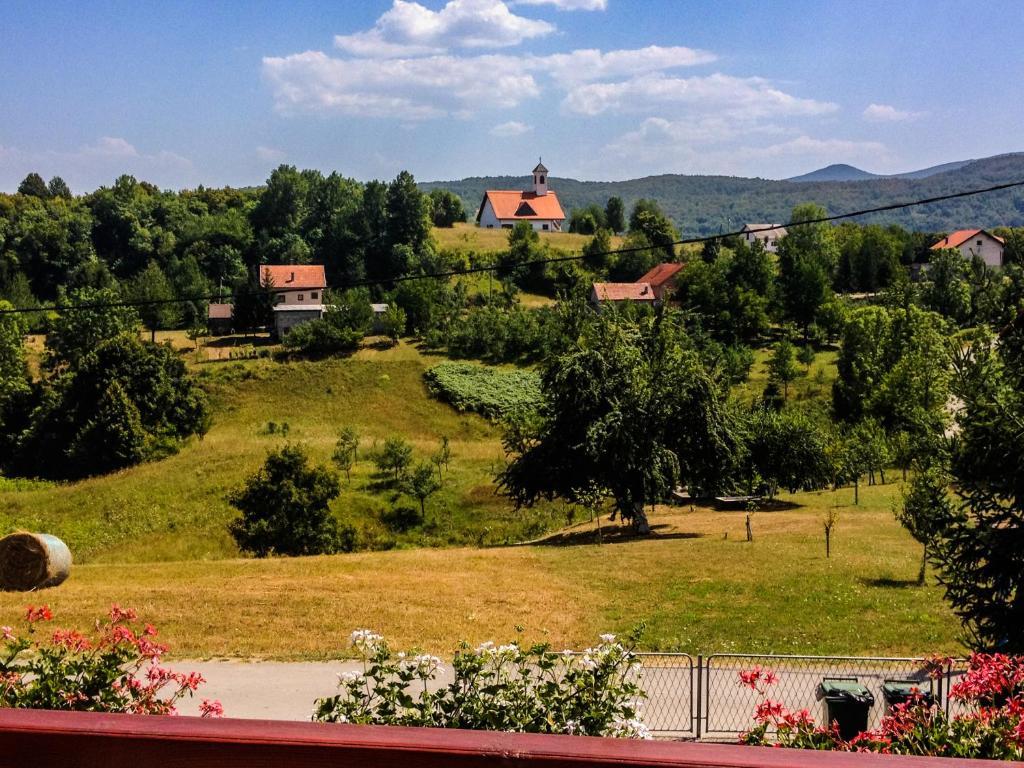 Guesthouse Ante Hodak Seliste Dreznicko Ngoại thất bức ảnh